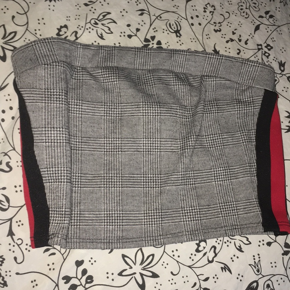 Tube top with red and black stripes on sides